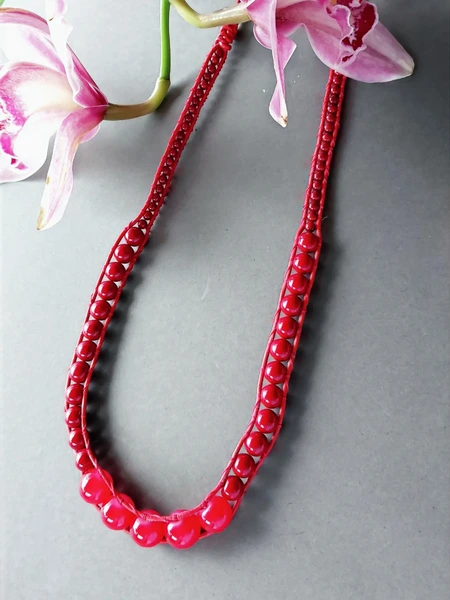 Collar en Cuero Rojo