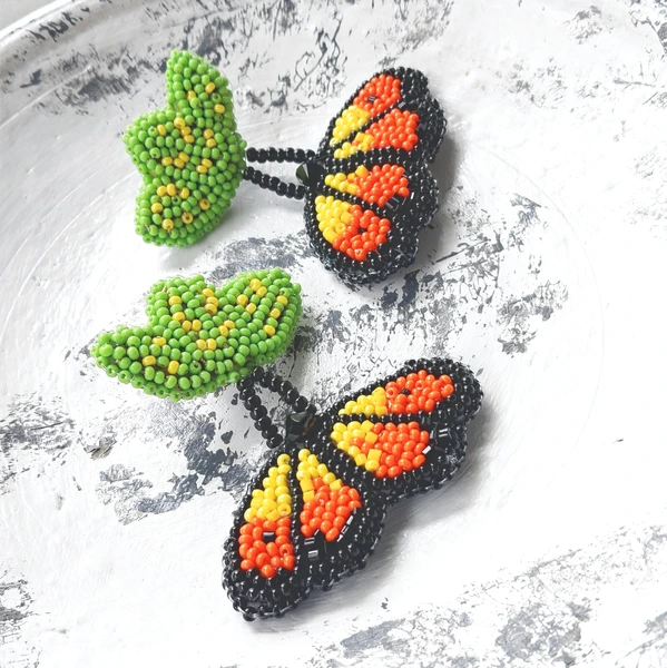 Aretes Mariposa en el camino
