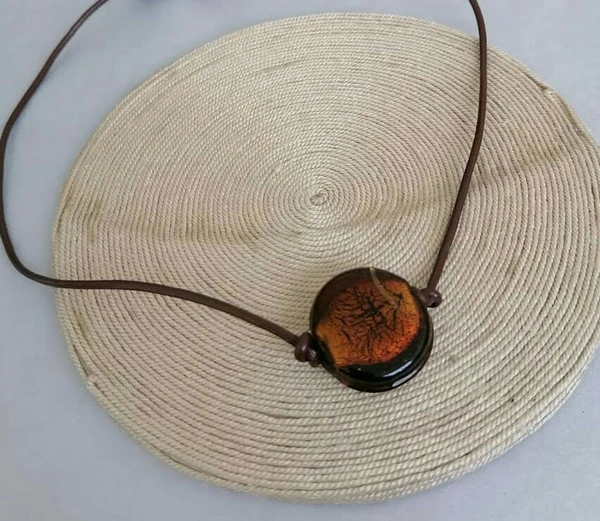 Collar V. Hindú