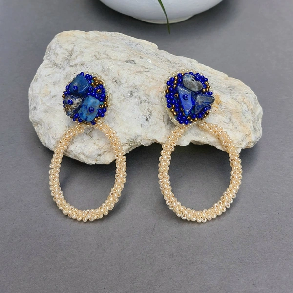 Aretes Isis