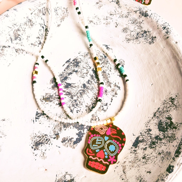 Collar Calavera en Blanco