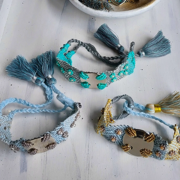 Pulsera en Hilo Button